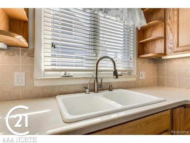 117 Exmoor Road Waterford, MI 48328 - Photo 11 of 32
