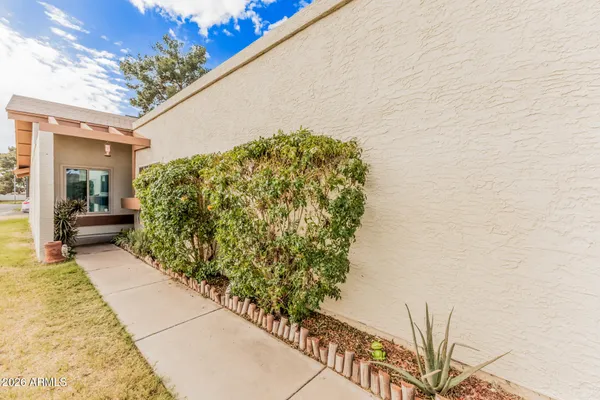 $327,500 | 2511 West Willow Avenue, Phoenix, AZ 85029