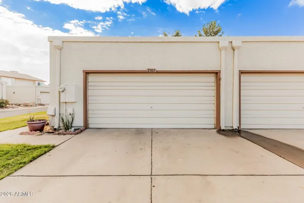 $327,500 | 2511 West Willow Avenue, Phoenix, AZ 85029