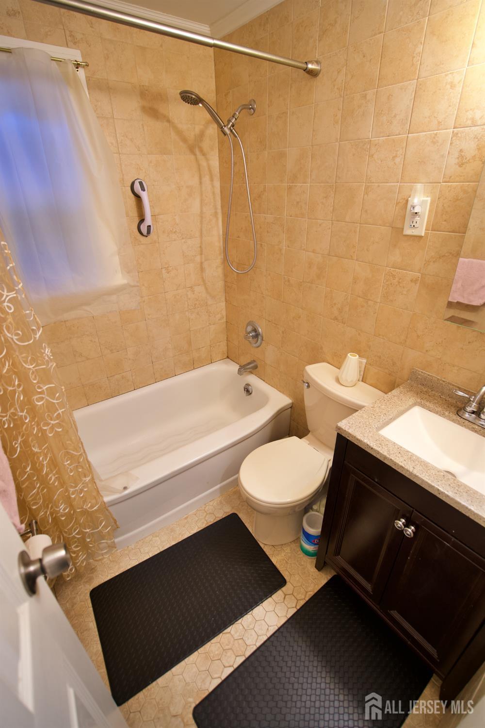 193 Old Road Sewaren, NJ 07077 - Photo 17 of 23