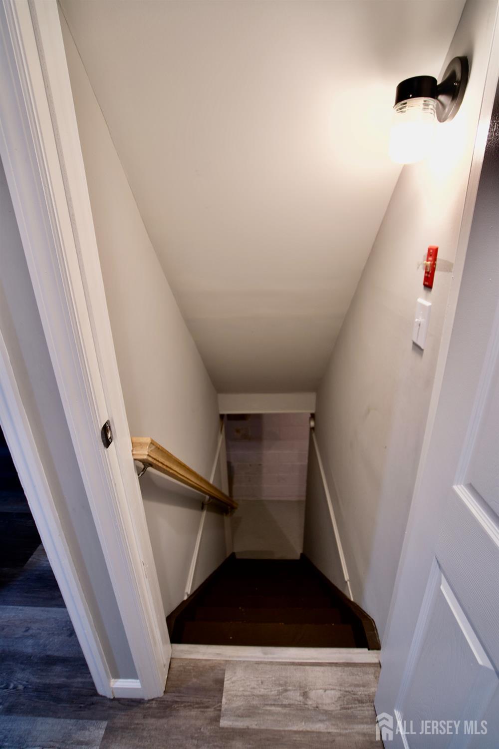193 Old Road Sewaren, NJ 07077 - Photo 18 of 23