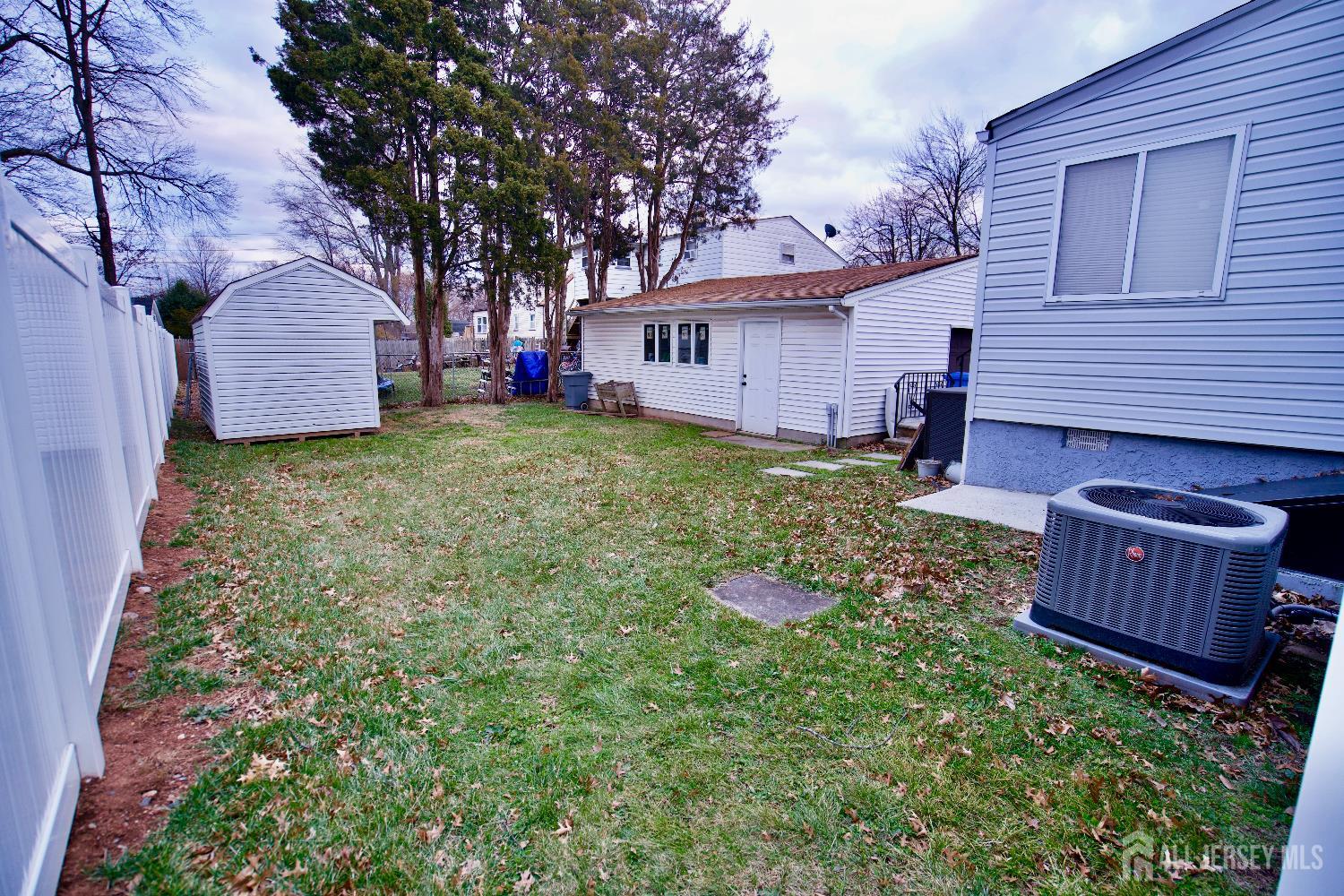193 Old Road Sewaren, NJ 07077 - Photo 21 of 23