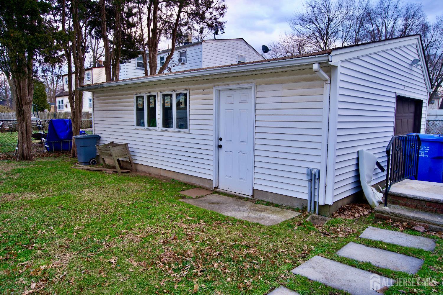 193 Old Road Sewaren, NJ 07077 - Photo 22 of 23