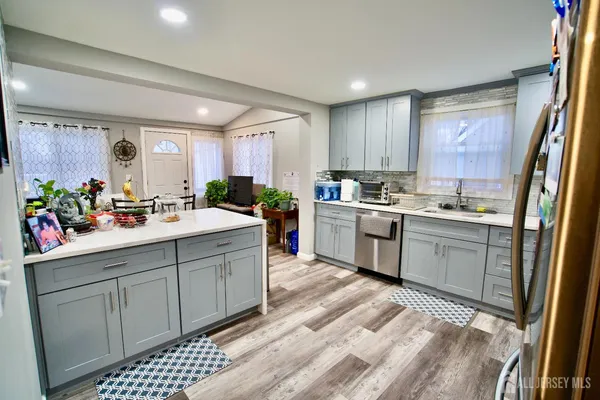 $595,000 | 193 Old Road, Sewaren, NJ 07077