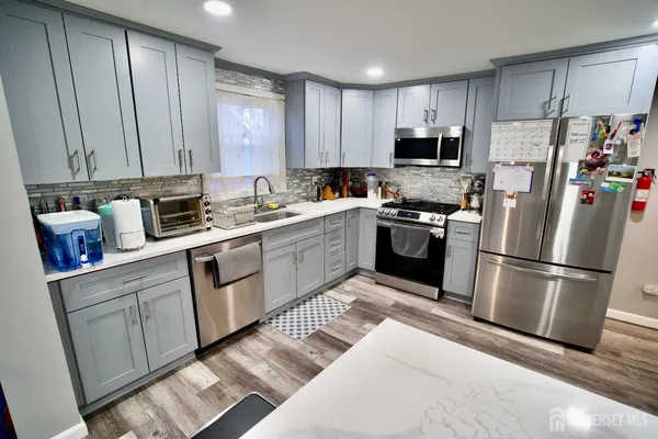 $595,000 | 193 Old Road, Sewaren, NJ 07077