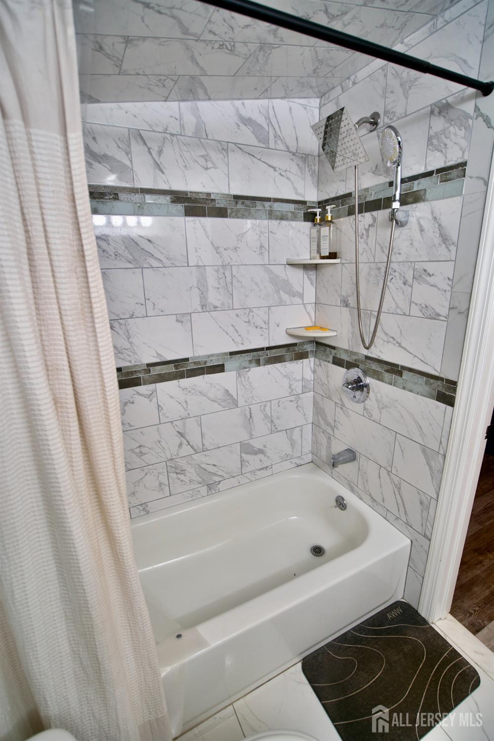 193 Old Road Sewaren, NJ 07077 - Photo 10 of 23