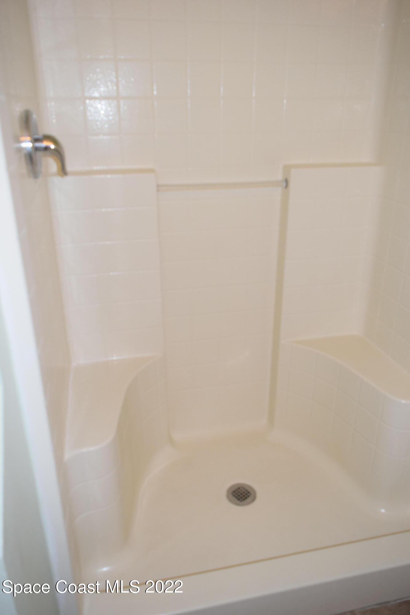 271 Titan Road Southeast Palm Bay, FL 32909 - Photo 13 of 22 a close view of a bathtub in bathroom