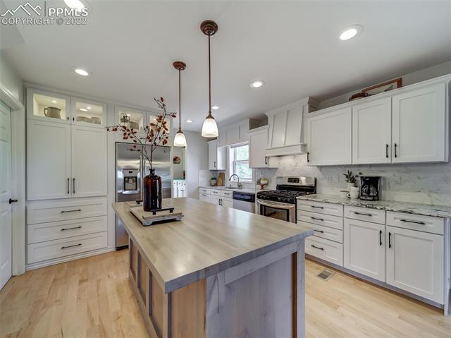 1876 Mountain Ranch Road Larkspur, CO 80118 - Photo 12 of 45 Gallery Image 12