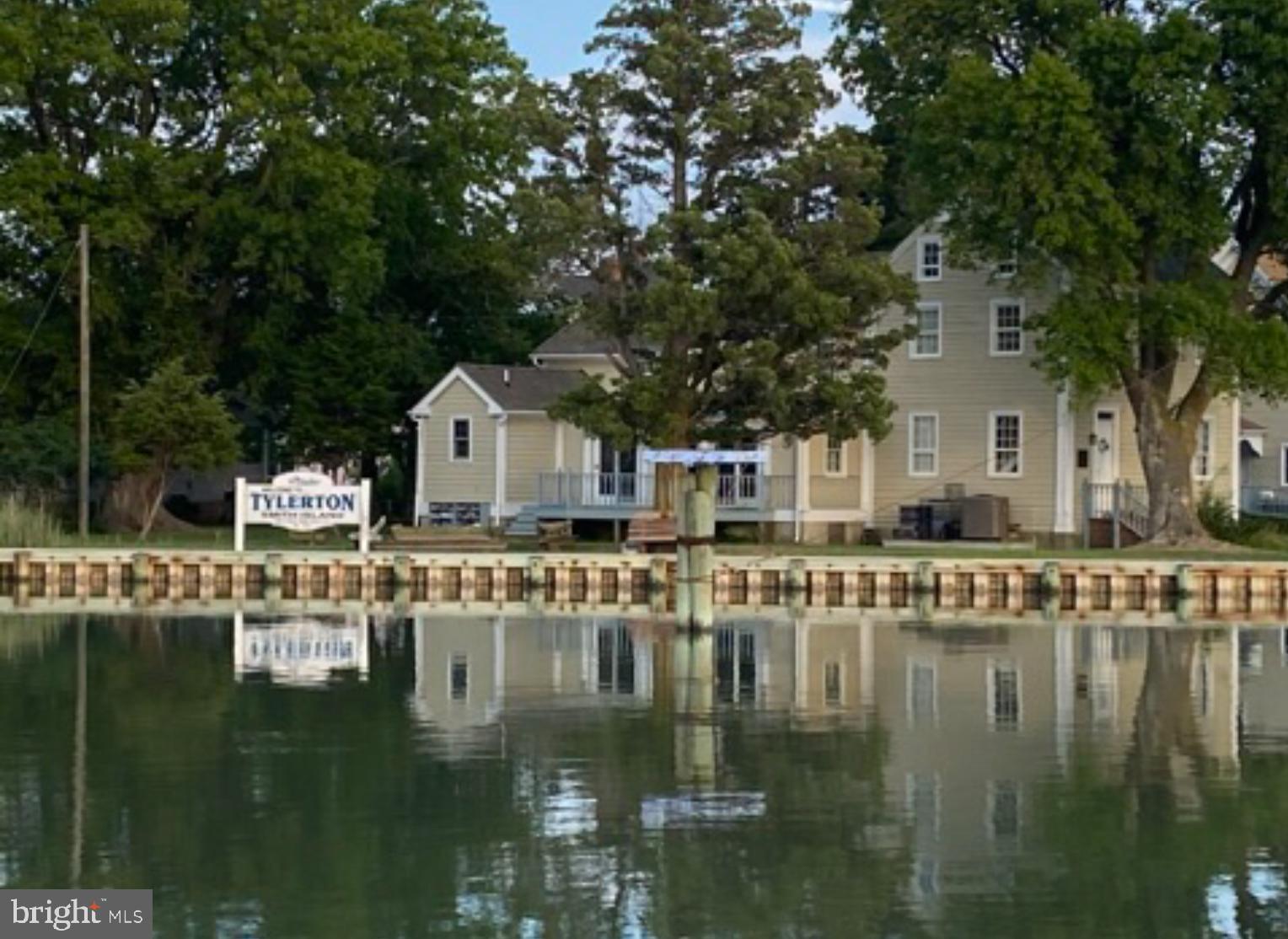 3019 Union Church Road Tylerton, MD 21866 - Photo 41 of 41 a house with river in front of it
