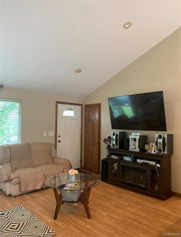 2505 Dearborn Avenue Rochester Hills, MI 48309 - Photo 11 of 25
