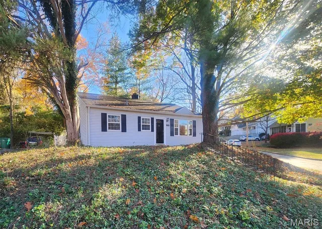 $1,550 | 930 Brookside Avenue, Webster Groves, MO 63119