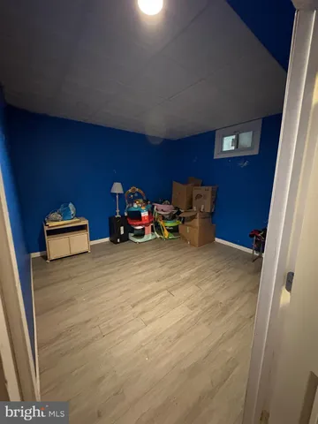 a view of livingroom with furniture