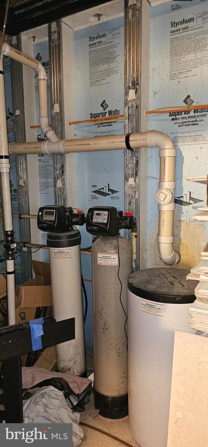 12 Deborah Drive Millville, NJ 08332 - Photo 50 of 52 a kitchen with a sink and cabinets