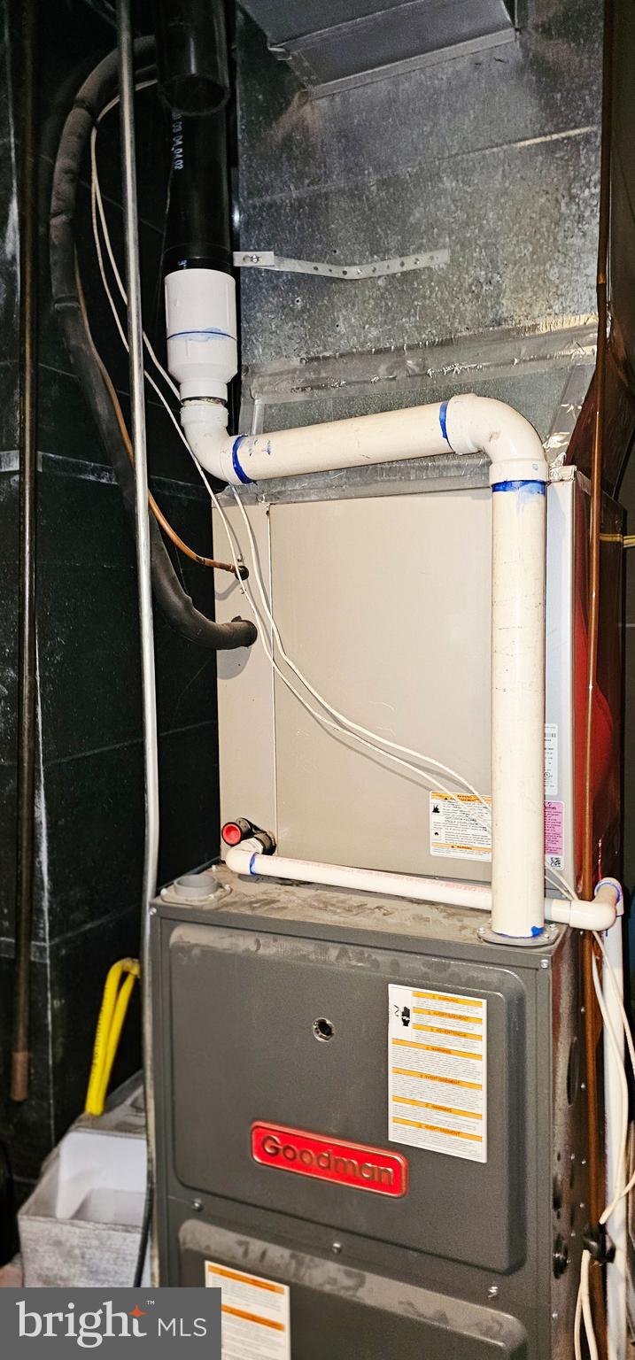 12 Deborah Drive Millville, NJ 08332 - Photo 52 of 52 a close view of closet