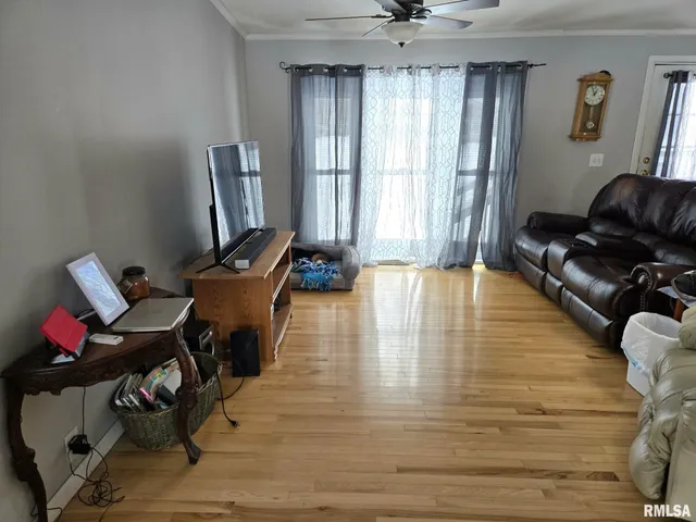 $224,000 | 16236 East Lakeview Drive, Lewistown, IL 61542