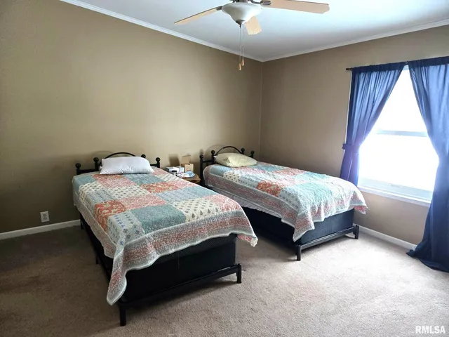 $224,000 | 16236 East Lakeview Drive, Lewistown, IL 61542