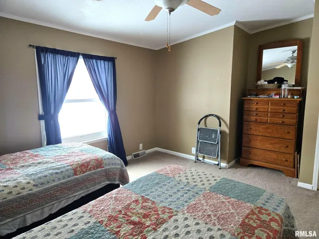 $224,000 | 16236 East Lakeview Drive, Lewistown, IL 61542