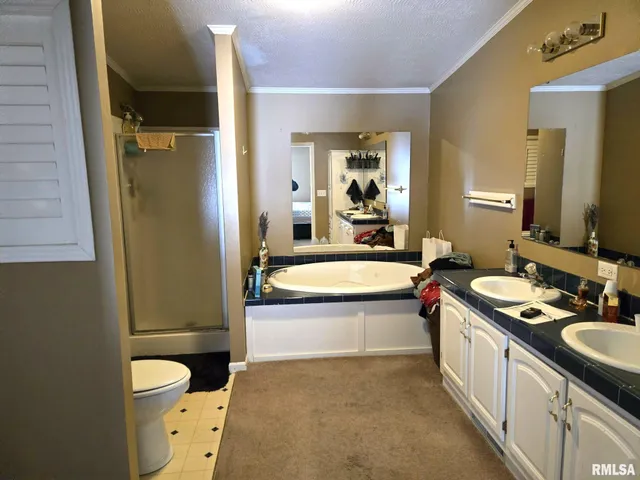 $224,000 | 16236 East Lakeview Drive, Lewistown, IL 61542