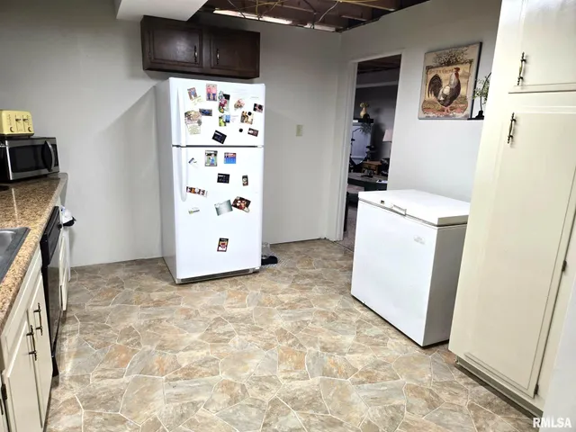 $224,000 | 16236 East Lakeview Drive, Lewistown, IL 61542