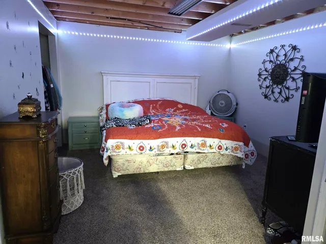 $224,000 | 16236 East Lakeview Drive, Lewistown, IL 61542