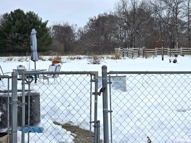 $224,000 | 16236 East Lakeview Drive, Lewistown, IL 61542