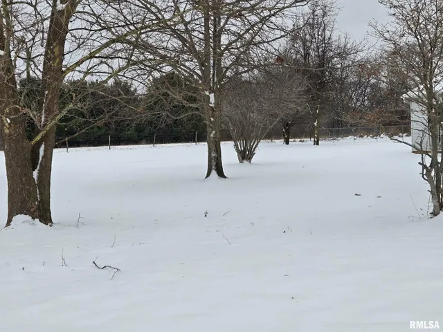 $224,000 | 16236 East Lakeview Drive, Lewistown, IL 61542