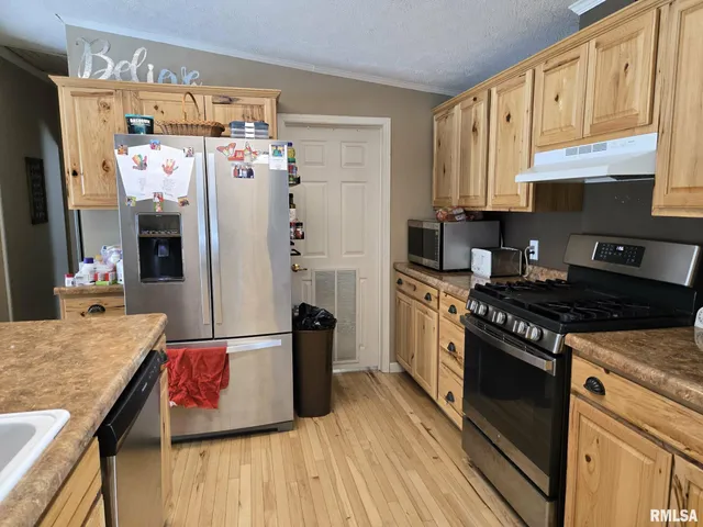 $224,000 | 16236 East Lakeview Drive, Lewistown, IL 61542