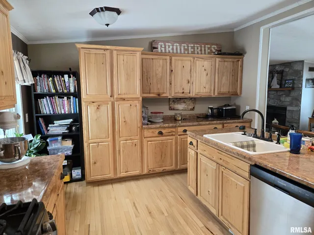 $224,000 | 16236 East Lakeview Drive, Lewistown, IL 61542