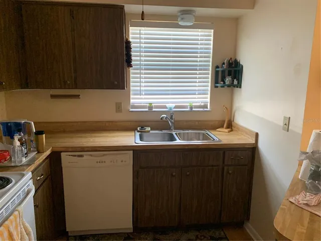 $122,500 | 4558 Blossom Boulevard, Unit D, Zephyrhills, FL 33542