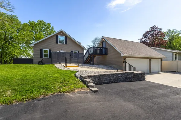 $265,000 | 3331 Hobson Avenue, Davenport, IA 52802