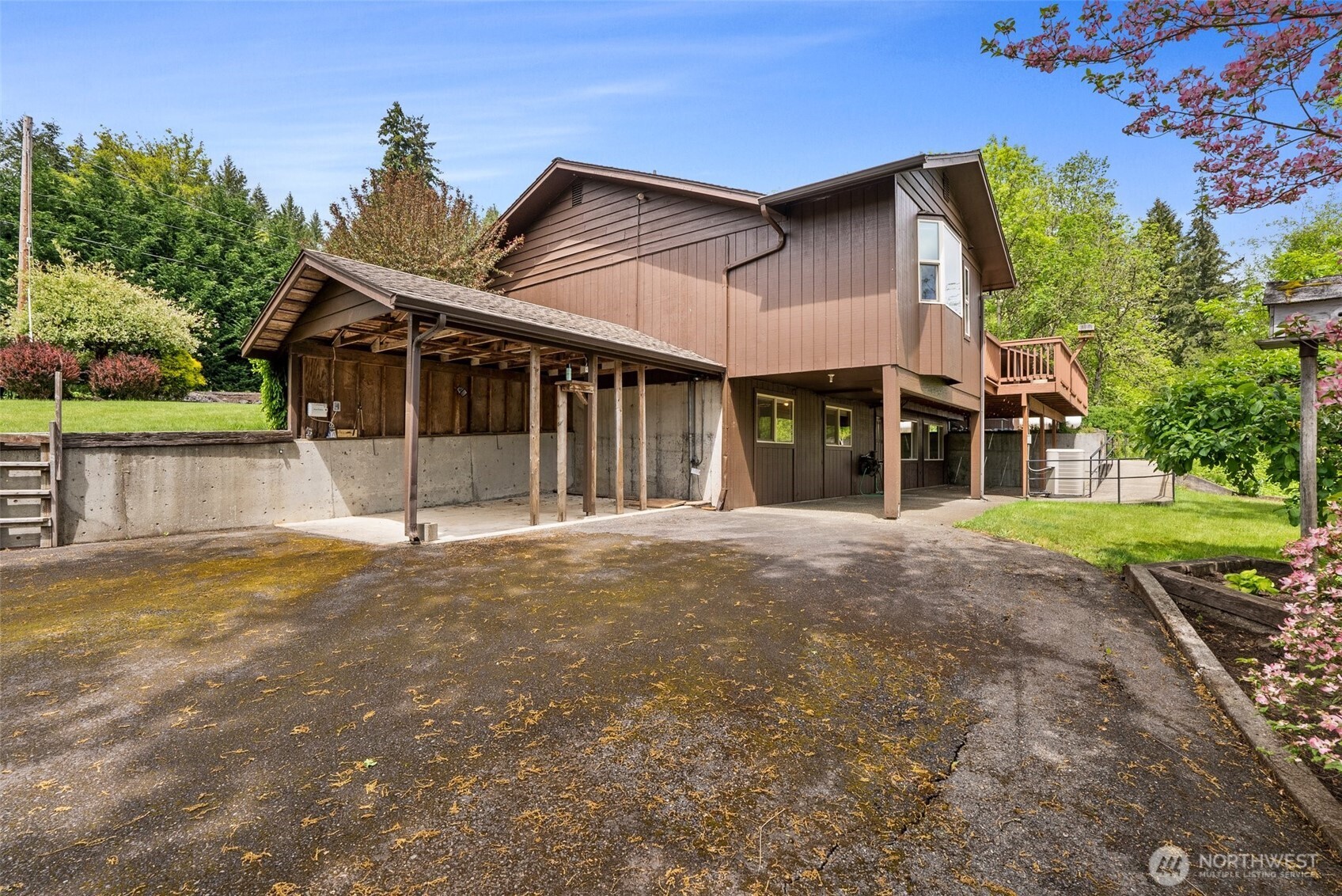 154 Sanderson Road Chehalis, WA 98532 - Photo 6 of 27 a view of a house with a yard