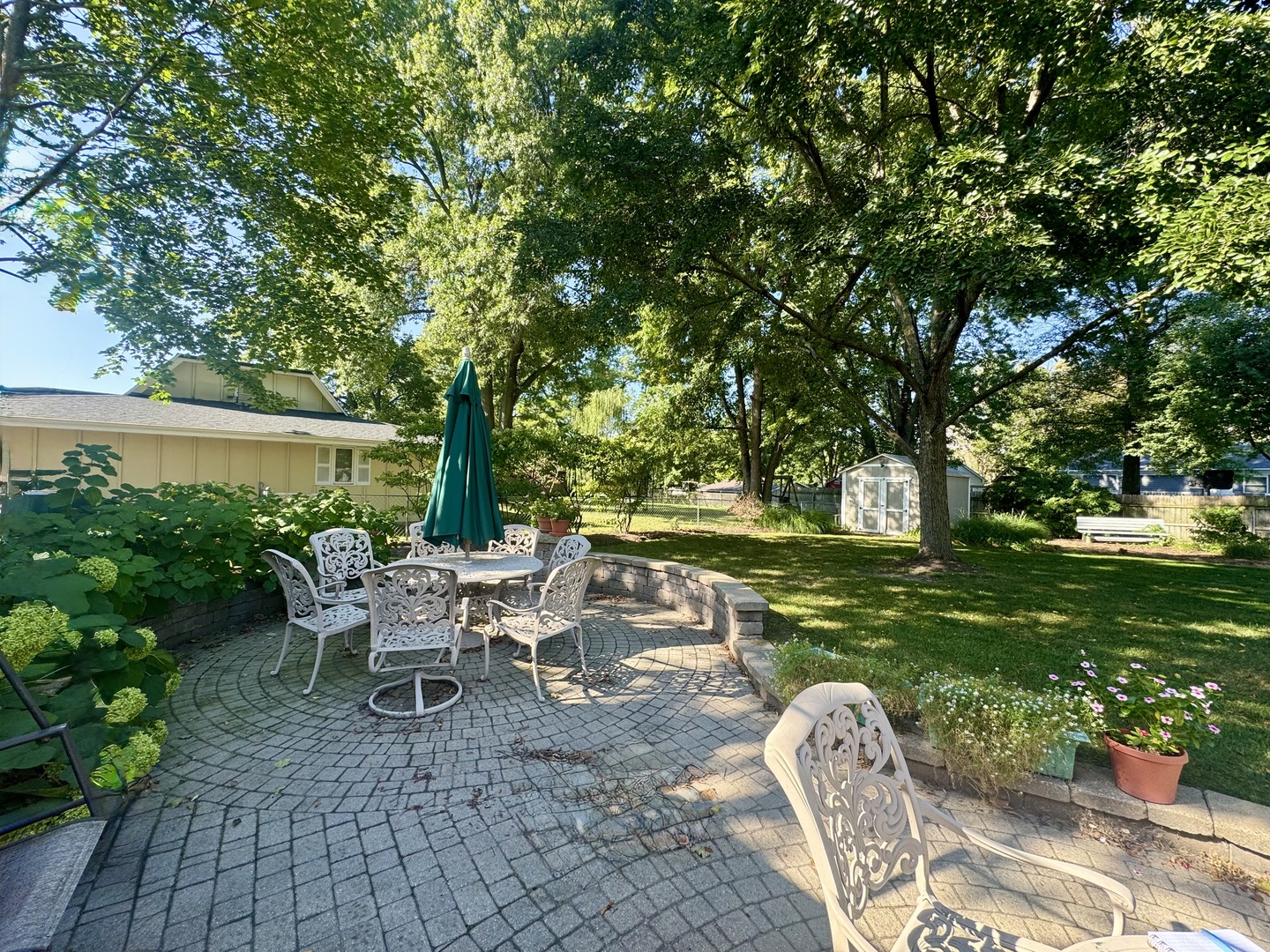 9 Cebold Drive Montgomery, IL 60538 - Photo 28 of 30 a view of a tables and chairs in the garden