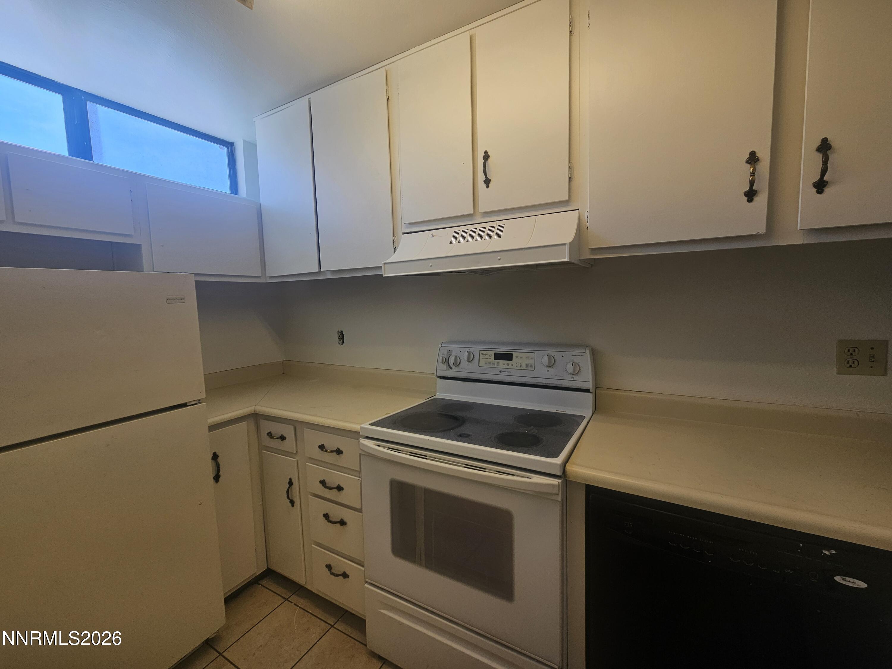 863 Nutmeg Place, Unit 12 Reno, NV 89502 - Photo 12 of 31 20260617_103424