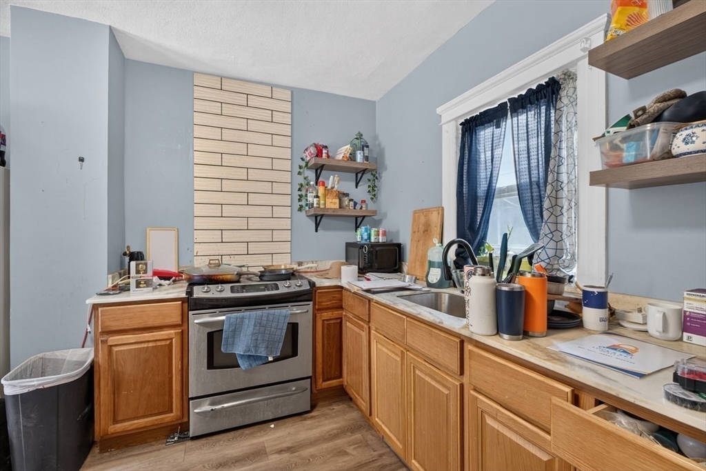 243 Central Street Springfield, MA 01105 - Photo 20 of 37
