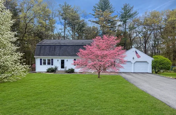 $949,900 | 7 Farrwood Drive, Andover, MA 01810