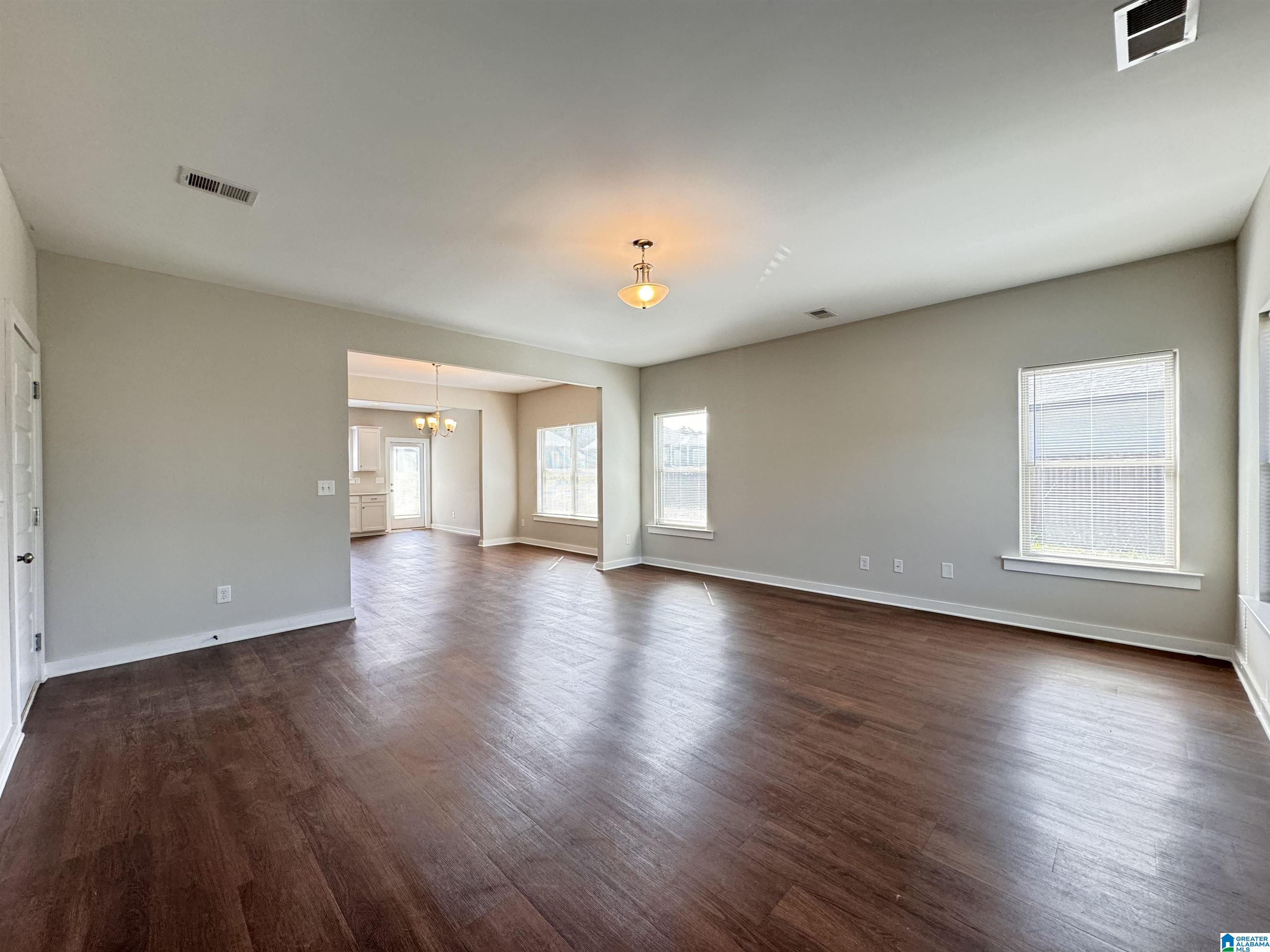 100 Ballington Way Clanton, AL 35045 - Photo 2 of 17