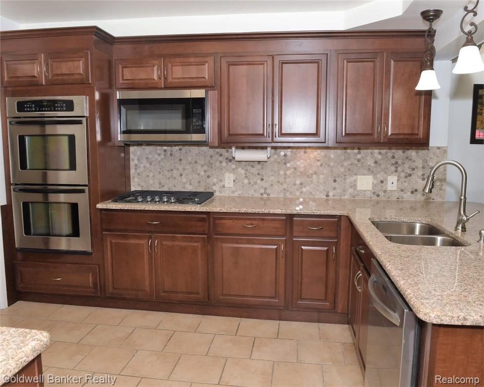 6040 Darramoor Road Bloomfield Hills, MI 48301 - Photo 23 of 47