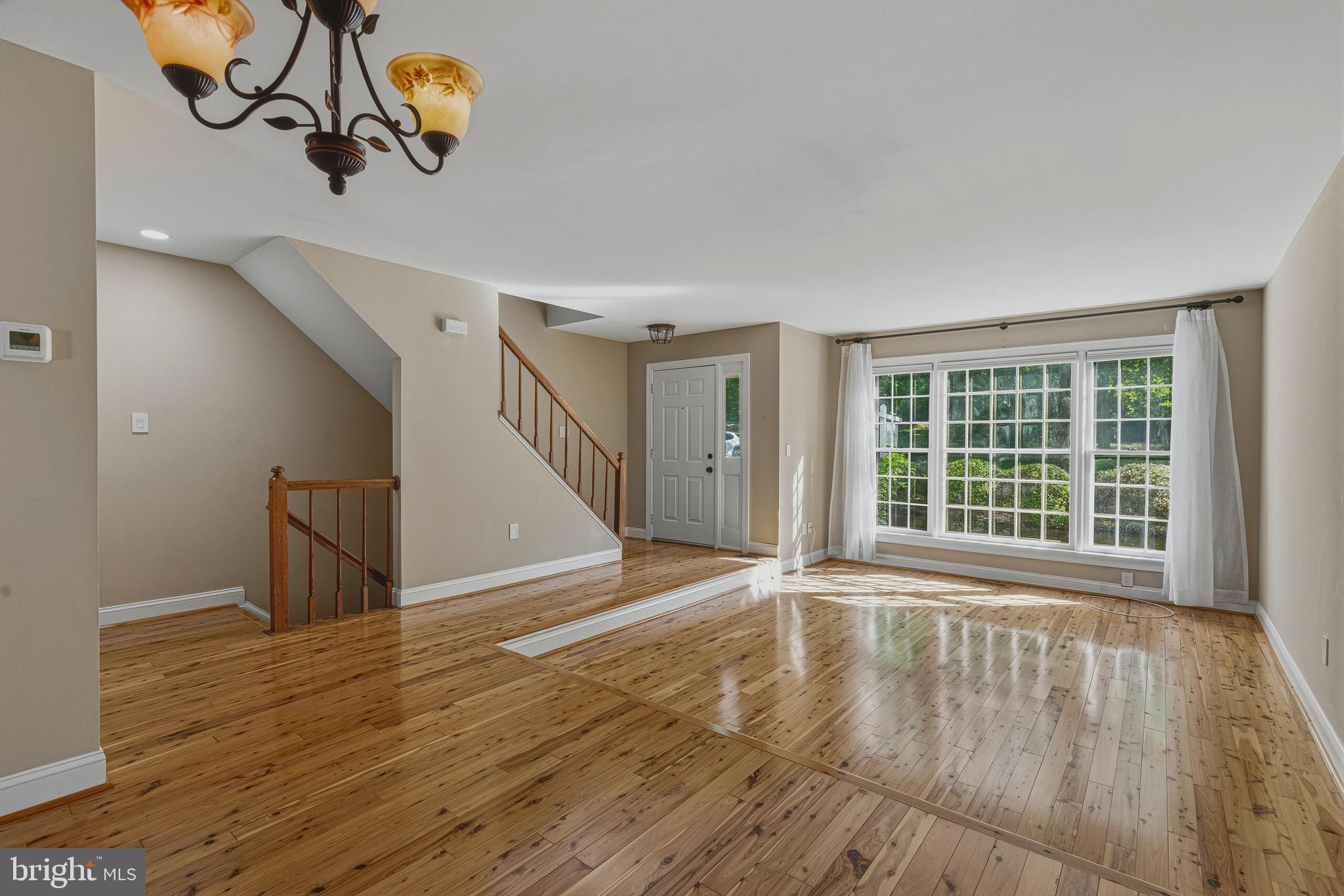 8144 Cliffview Avenue Springfield, VA 22153 - Photo 6 of 37