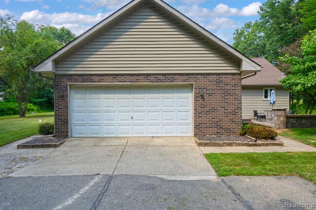 940 West Predmore Road Oakland, MI 48363 - Photo 44 of 60