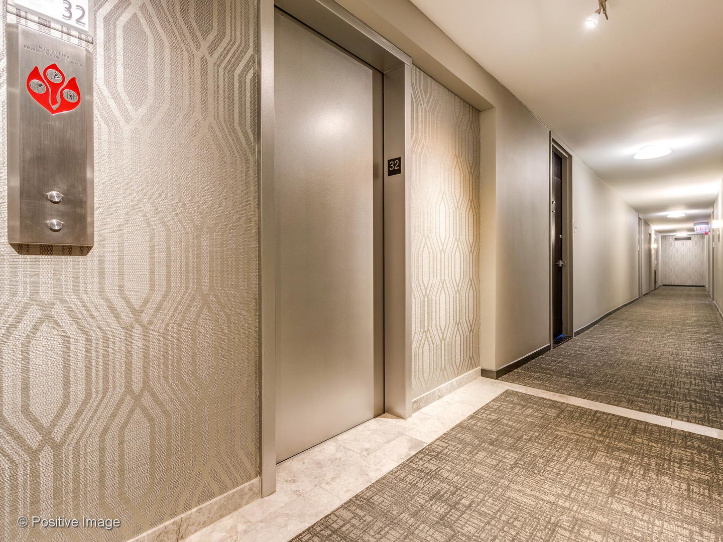 1560 North Sandburg Terrace, Unit 2403J Chicago, IL 60610 - Photo 24 of 45 a view of a hallway