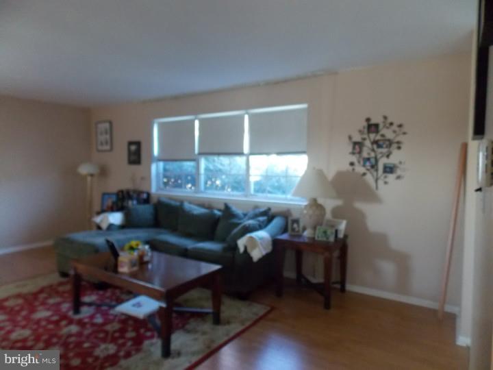825 Stephen Road Warminster, PA 18974 - Photo 2 of 23 Living Room