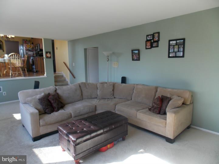825 Stephen Road Warminster, PA 18974 - Photo 11 of 23 Gallery Image 11