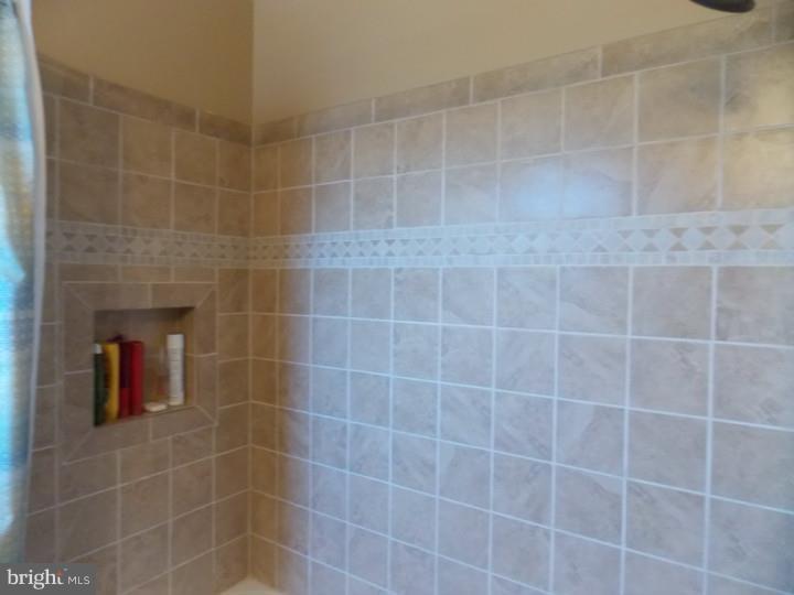 825 Stephen Road Warminster, PA 18974 - Photo 15 of 23 Bathroom