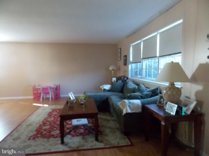 825 Stephen Road Warminster, PA 18974 - Photo 4 of 23 Living Room