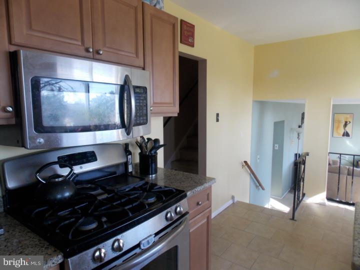825 Stephen Road Warminster, PA 18974 - Photo 7 of 23 Kitchen