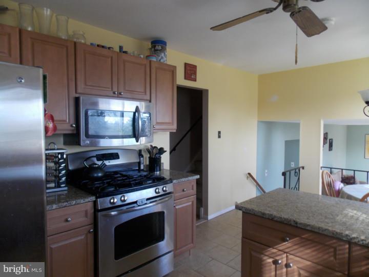 825 Stephen Road Warminster, PA 18974 - Photo 10 of 23 Kitchen