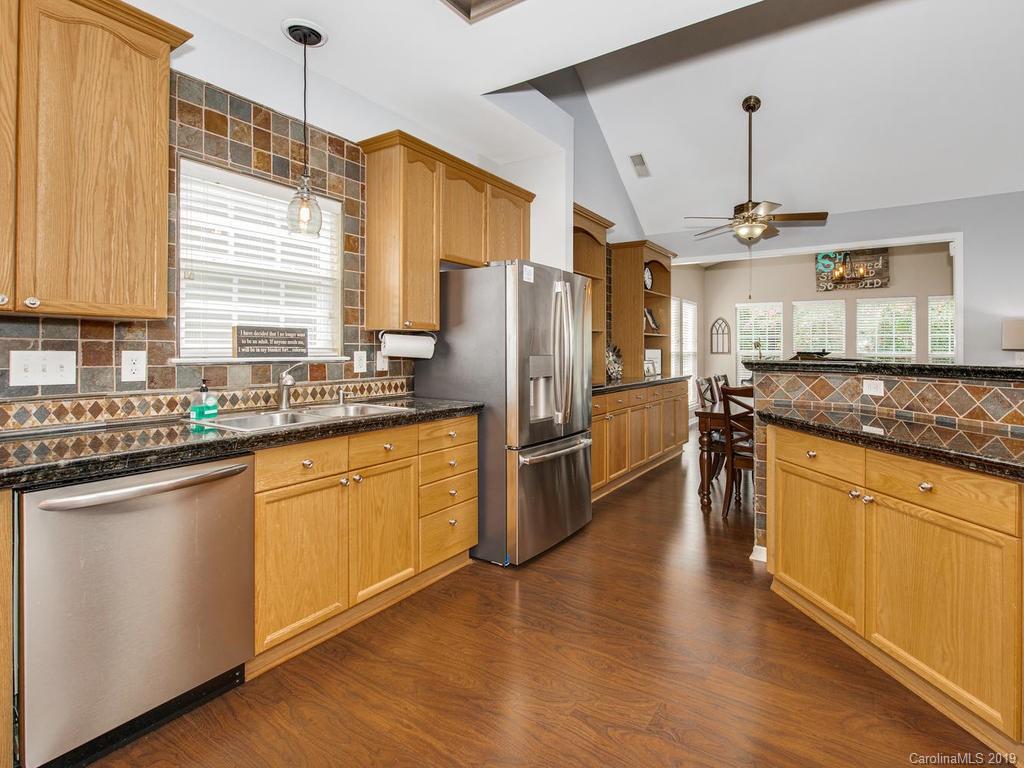 12926 Phillips Road Matthews, NC 28105 - Photo 11 of 26 Gallery Image 11