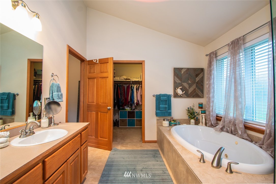 8040 Pipeline Road Sedro-Woolley, WA 98284 - Photo 16 of 25 Gallery Image 16