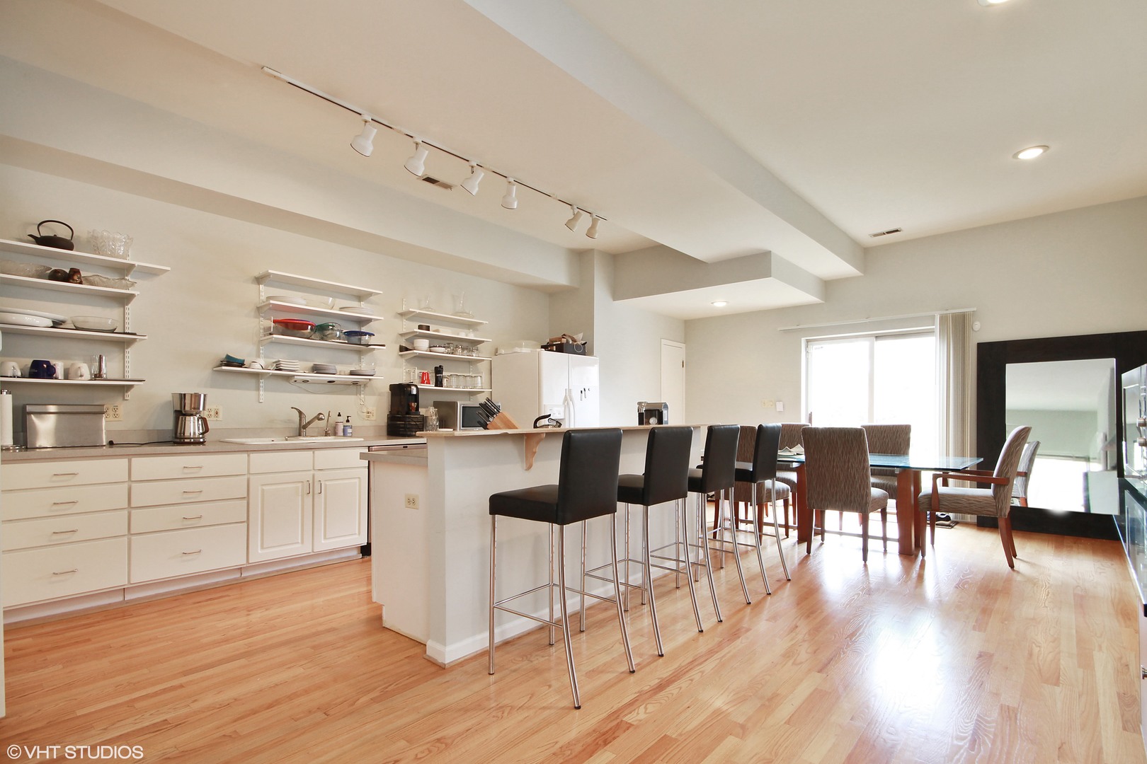 2138 West Thomas Street Chicago, IL 60622 - Photo 2 of 7