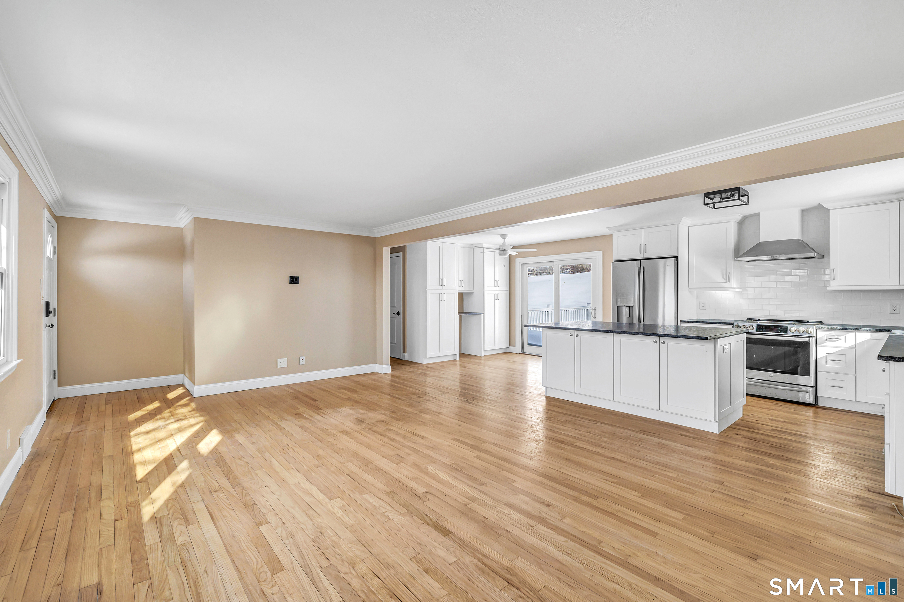 139 Walnut Tree Hill Road Shelton, CT 06484 - Photo 4 of 25